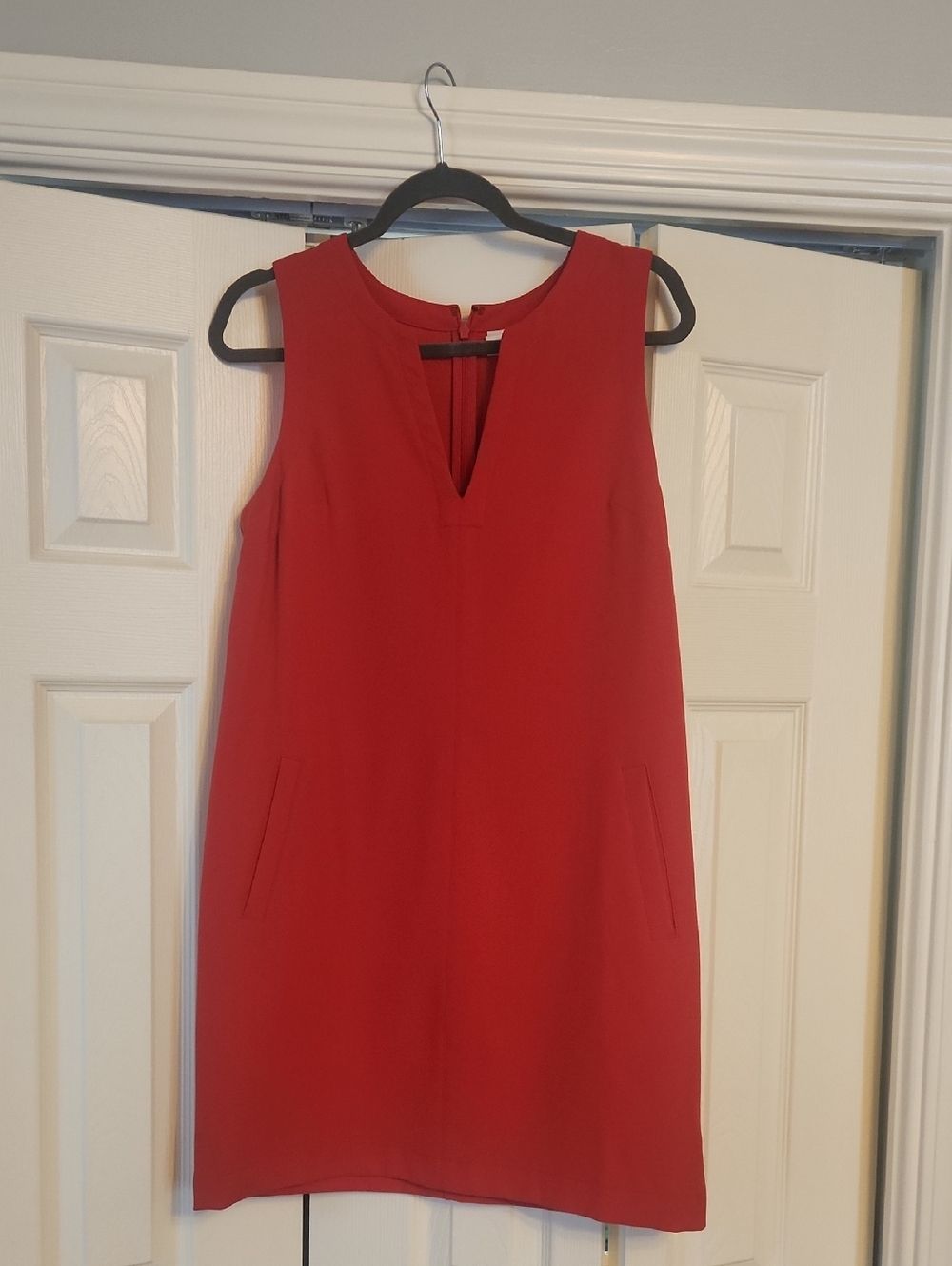 GAP Sleeveless Red V-Neck Shift Dress